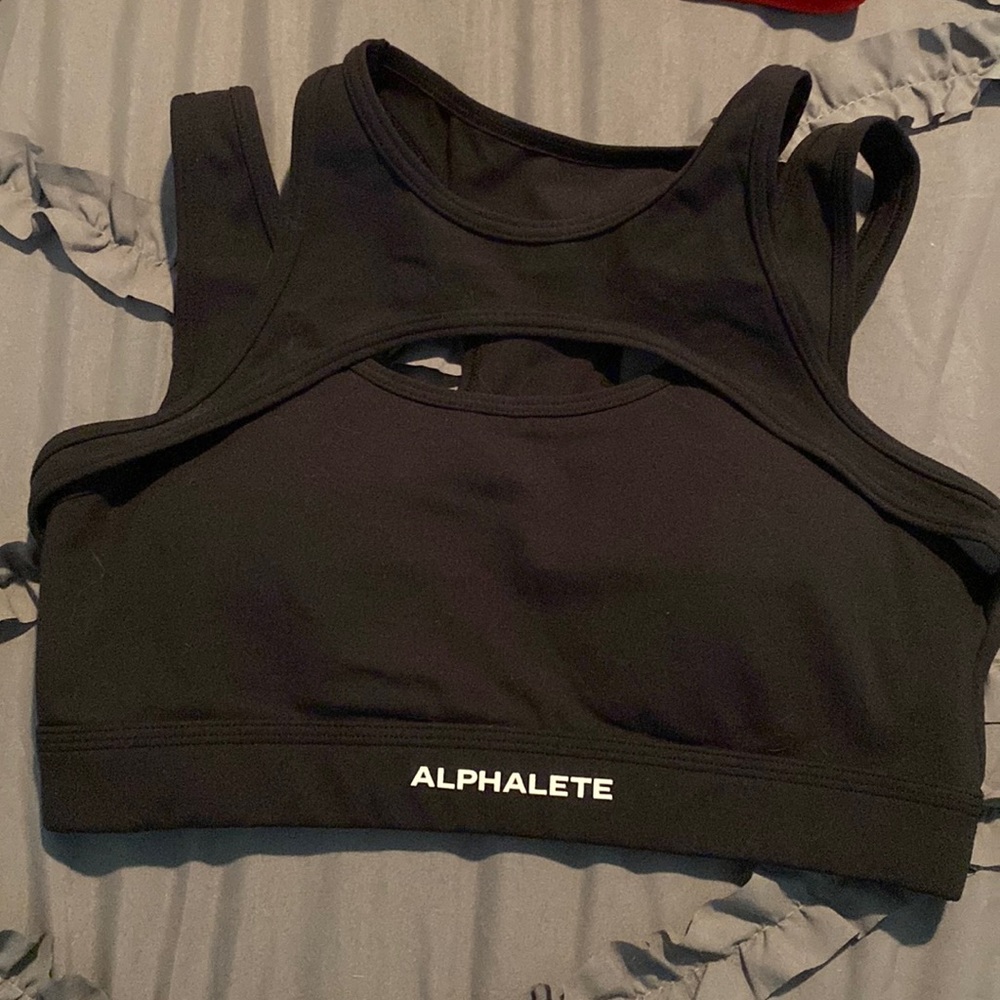 Alphalete Surface Keyhole Bra